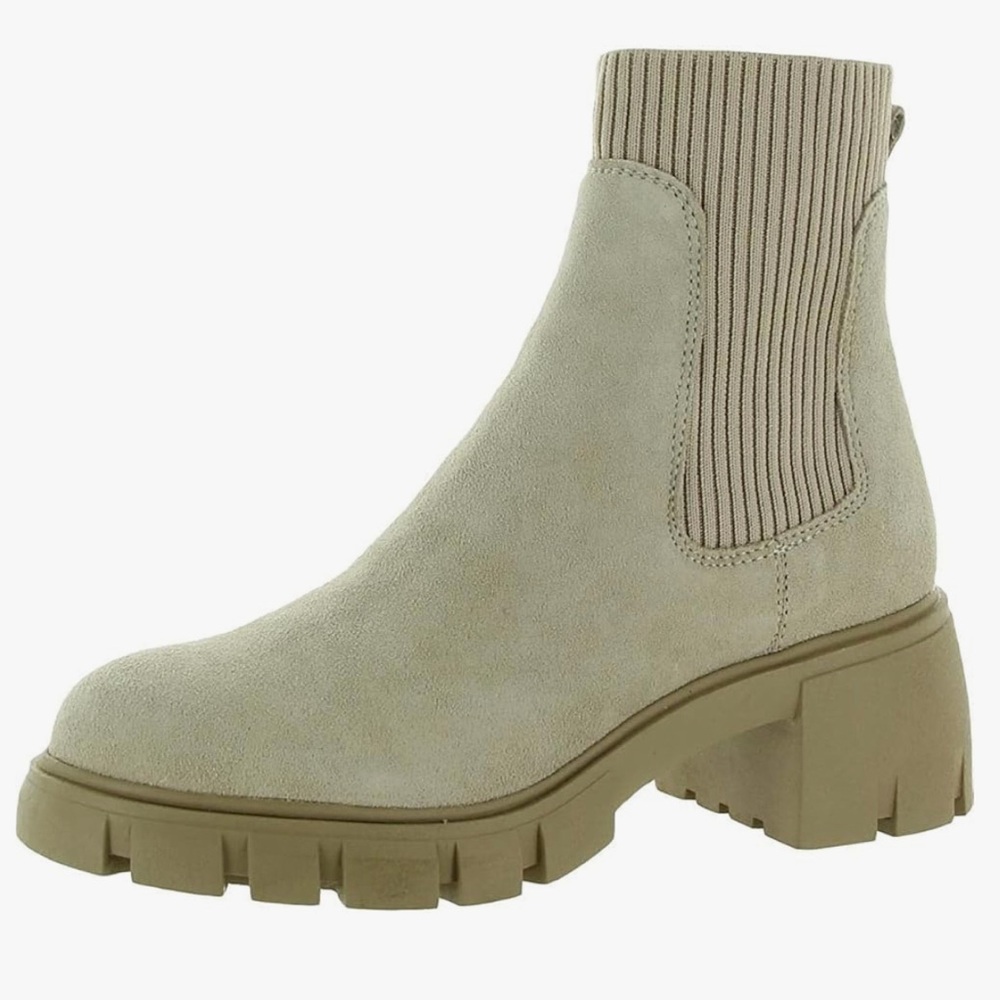 Steve Madden Suede Hayle Ankle Boots with Lug Sole in Sand Suede/Tan